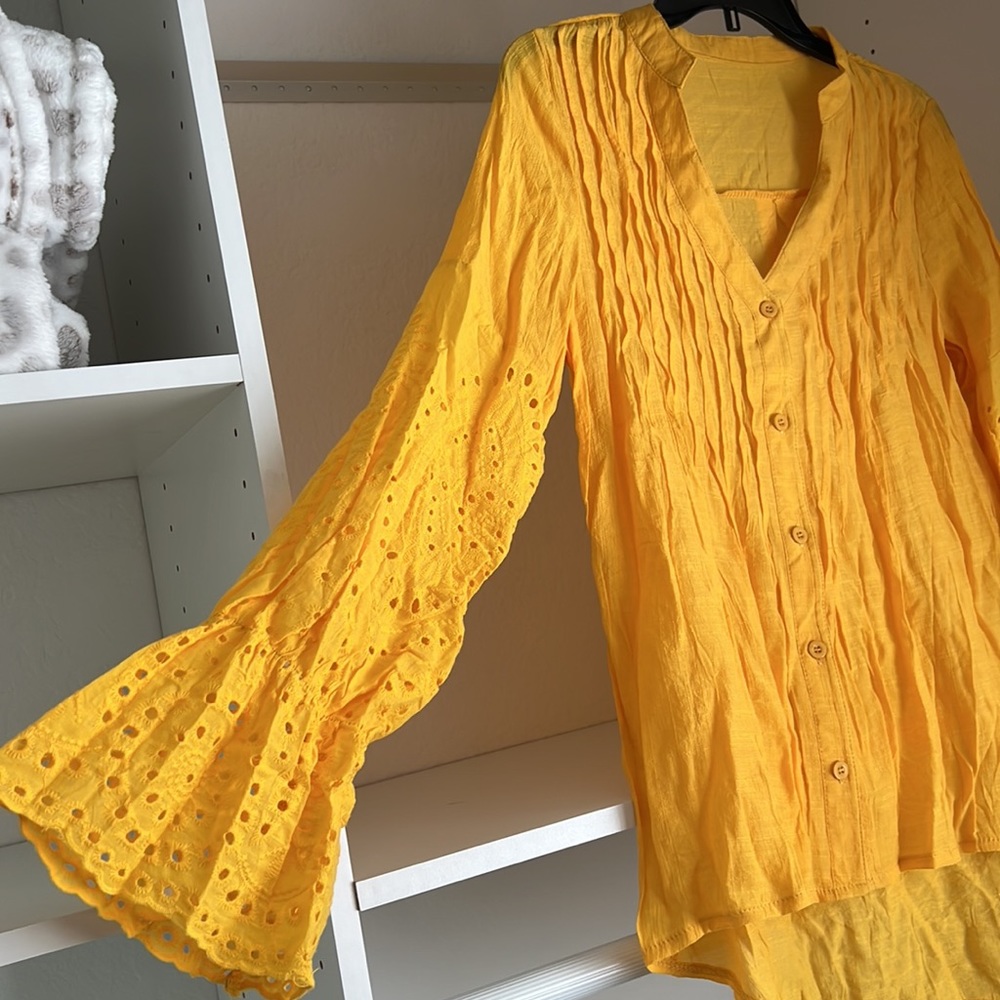 Yellow button down blouse - Picture 3 of 4